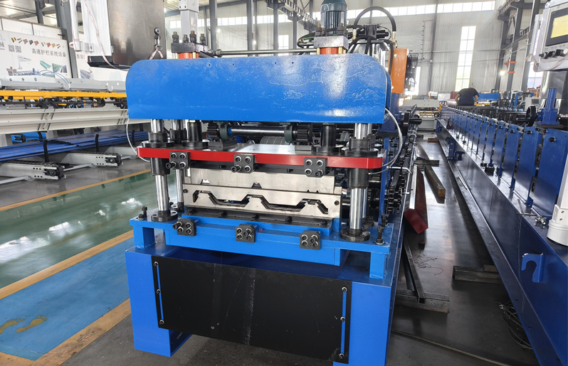 Automatic metal roof panel roll forming machine with solar mounting roof application