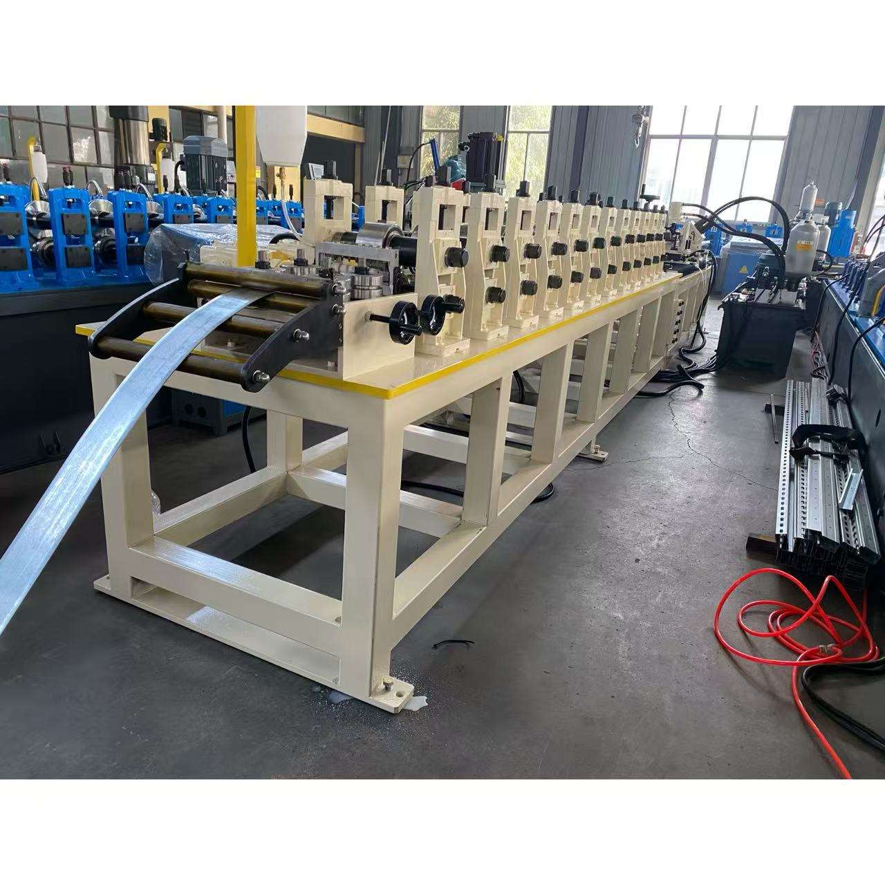 C stud shelf brace forming machine for storage rack production