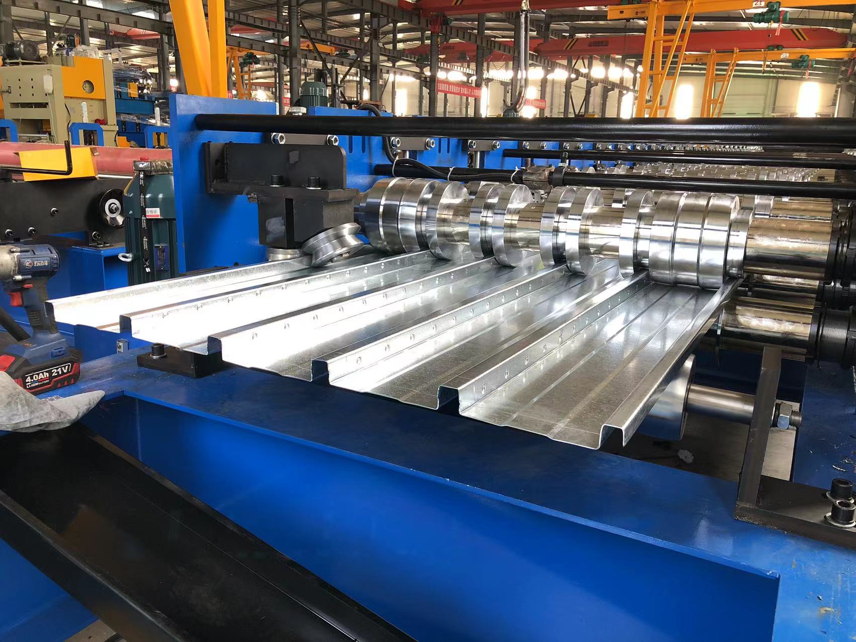 floor decking machine