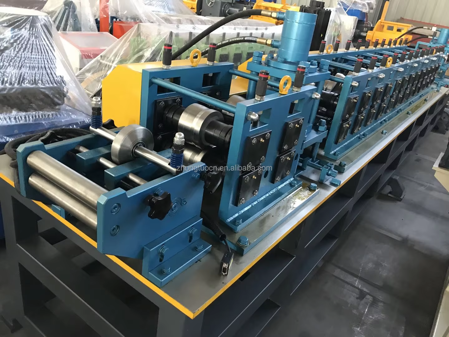 shelf  Z beam roll forming machine (6)