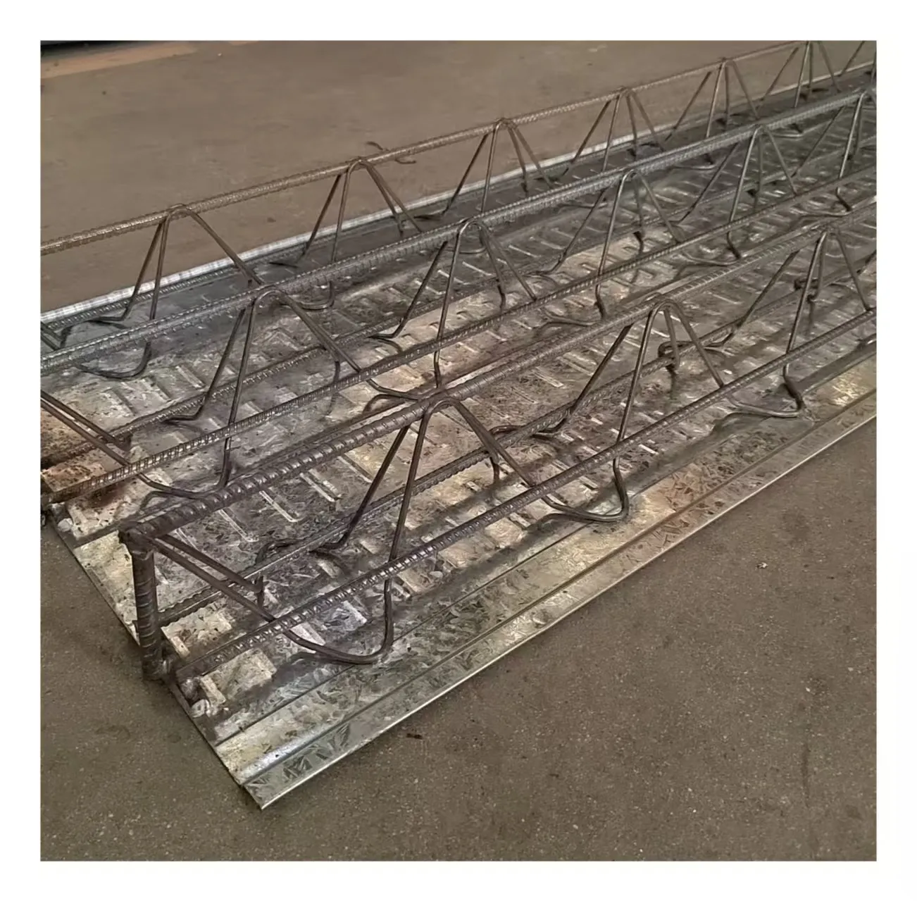 High Standard Custom DX51D/S250GD/G300/Q235/Q355 Steel-bars Truss Floor Slab of Concrete