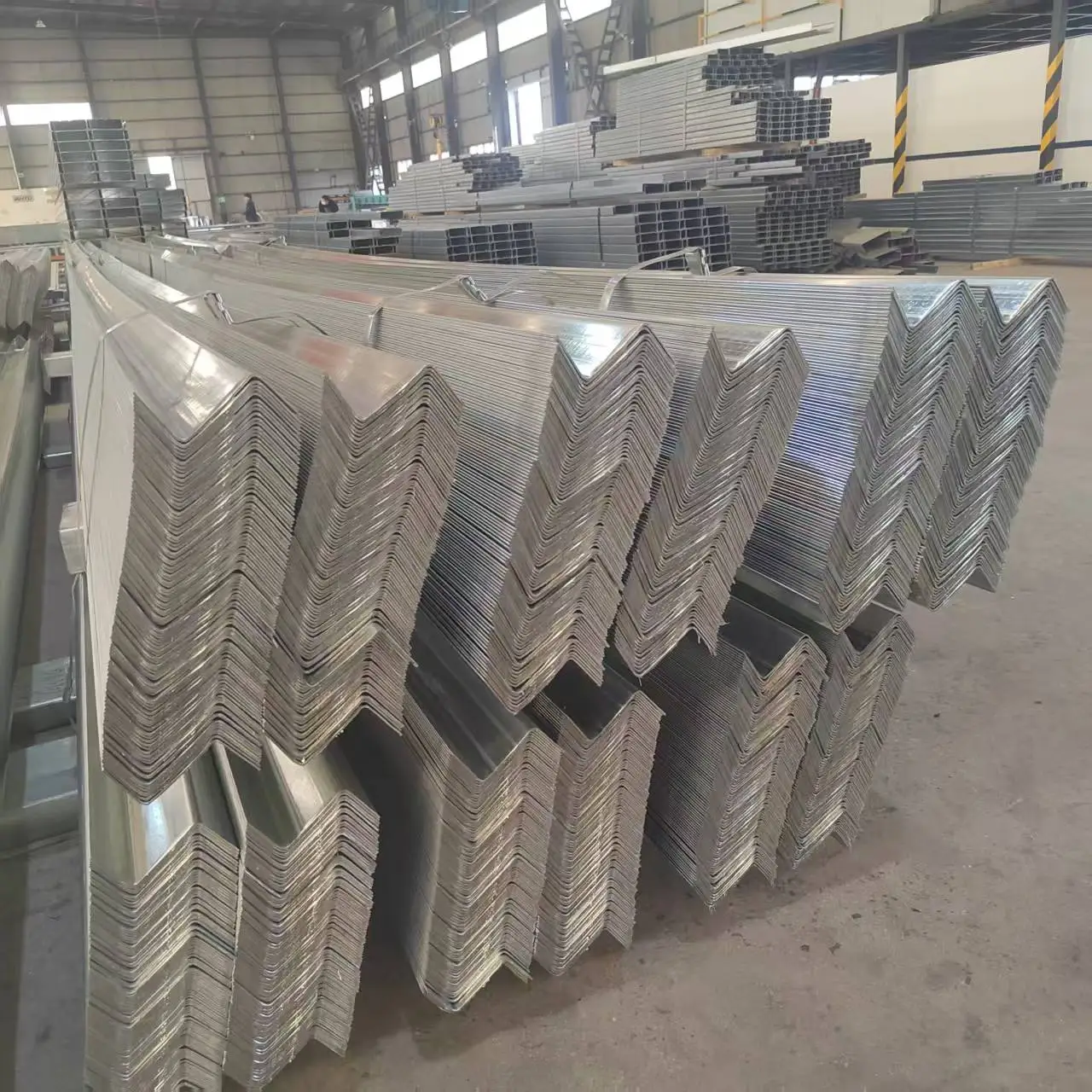2025 New Design Customized Q235B/Q355B 1.5mm-4.0mm Z Shape Steel Channels
