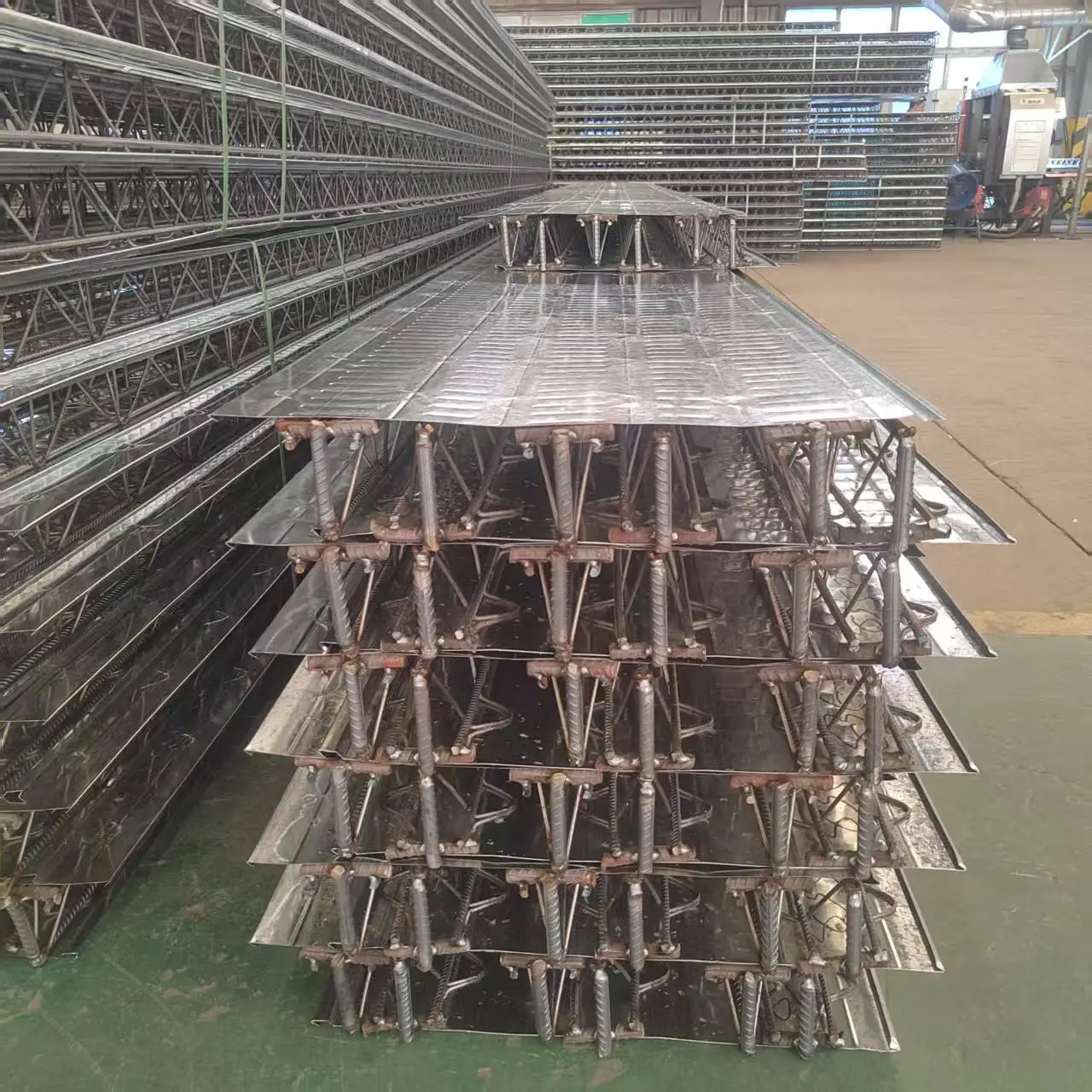 Wholesale High Quality Custom DX51D/S250GD/G300/Q235/Q355 Steel-bars Truss Deck Floor Deck of Concrete