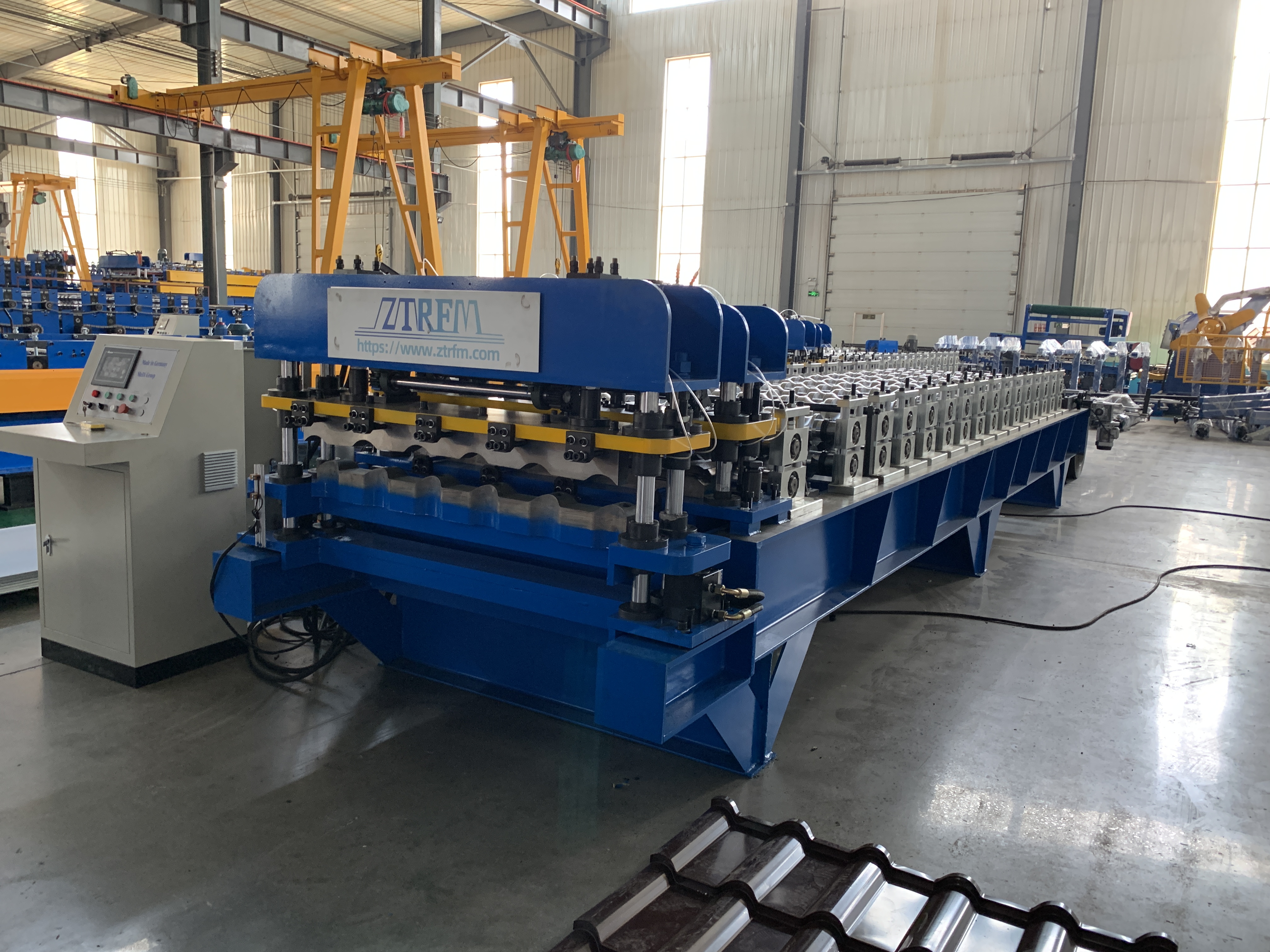 Kazakhstan Glazed Tile Roll Forming Machine Roof Step Tile Making Machinery
