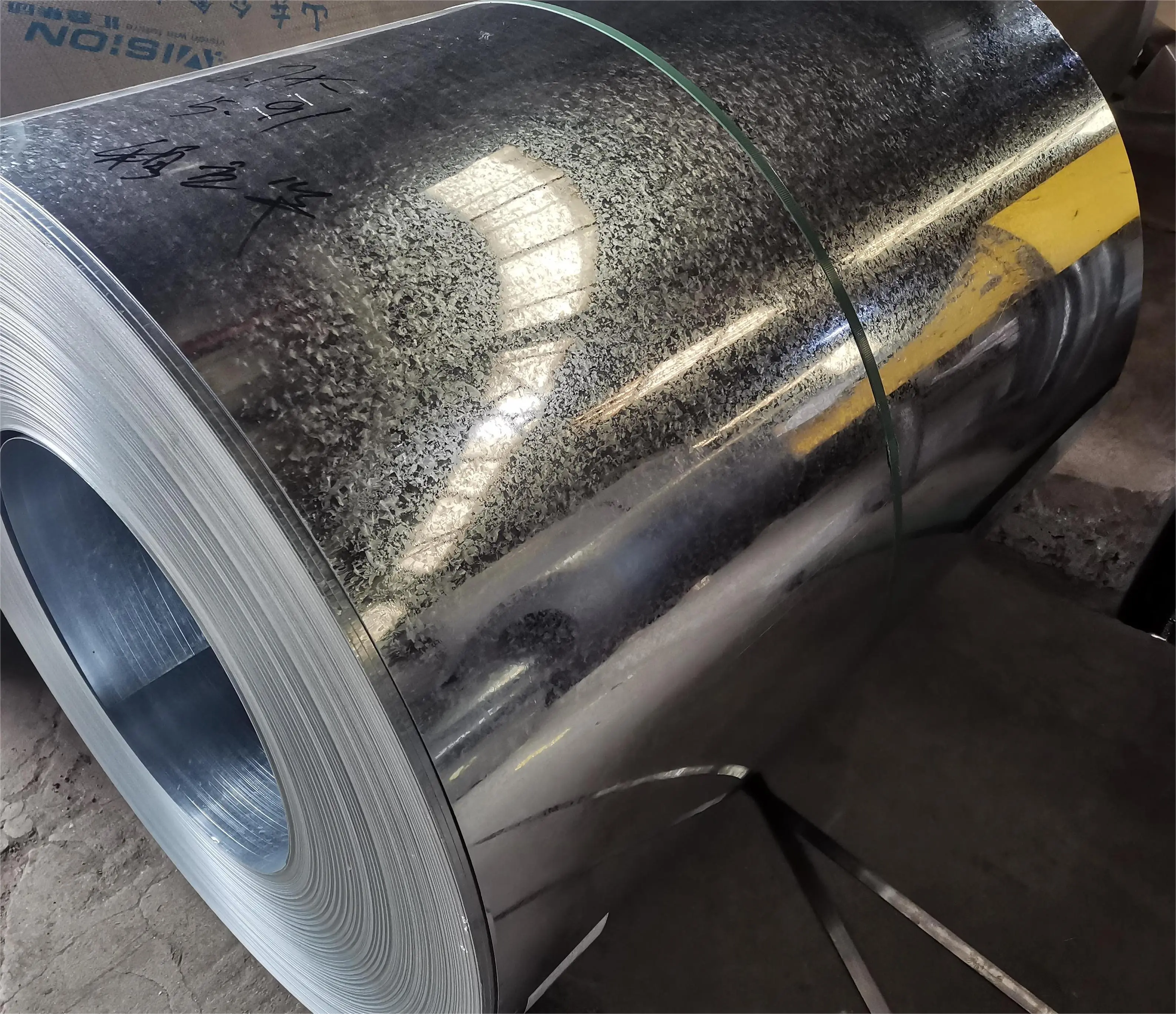 Hot Rolled Galvanized Steel Coil Sheet Metal Roofing Rolls with Coating Cutting & Bending Services GS KS Certified 900 mm ~ 1000 mm