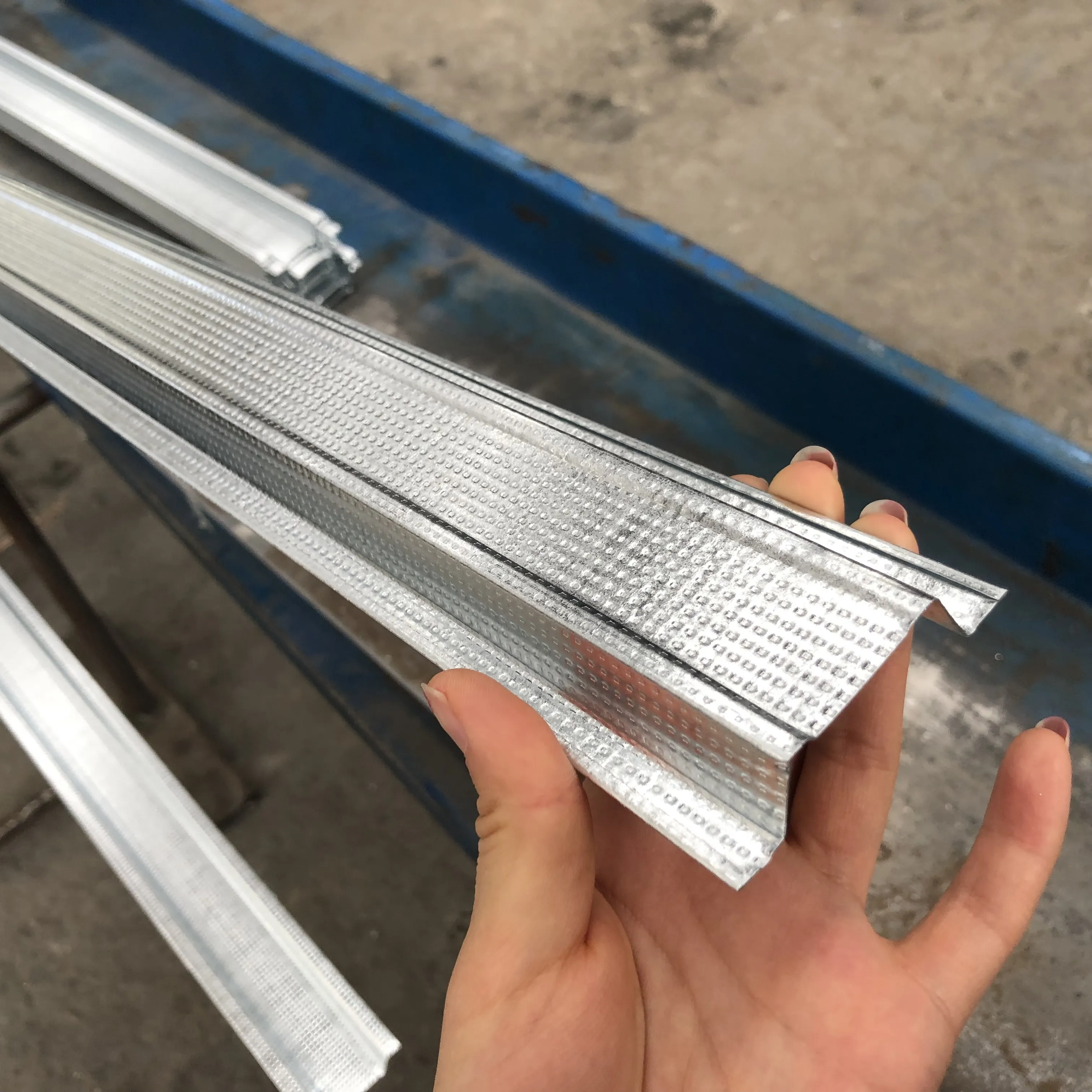 Best Selling Steel Keel Ceiling Light Manufacturer's Top Choice for Premium Ceiling Grid Components Exclusive Promotional Offer