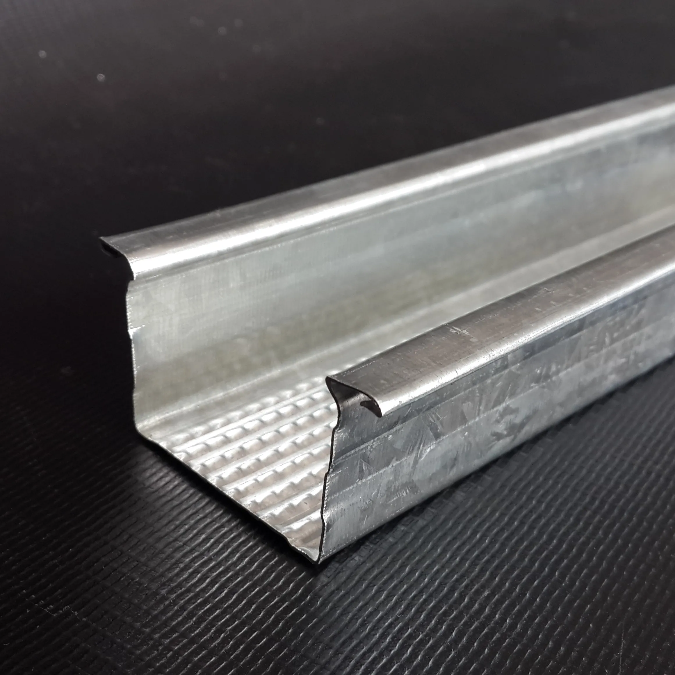 OEM High Quality Suspended Ceiling Tiles Galvanised Steel Heat Insulation Metal Ceilings Panel Easy for Hotels Hospitals