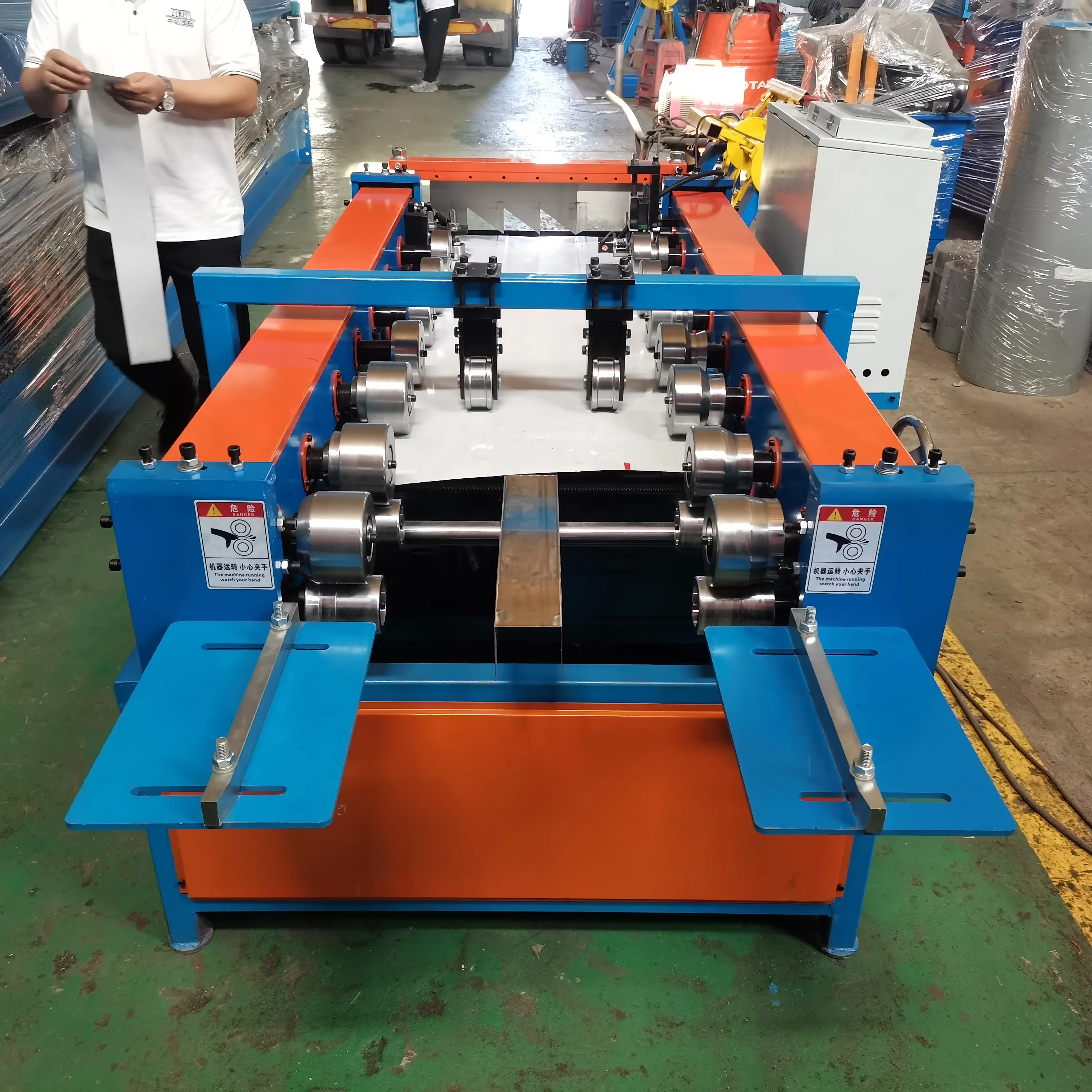 Portable Standing Seam MachineAutomatic Standing Seam Making Machine Standing Seam Roofing Sheet Machine 15 m/min+Automatic Standing Seam Making Machine+5.5kw