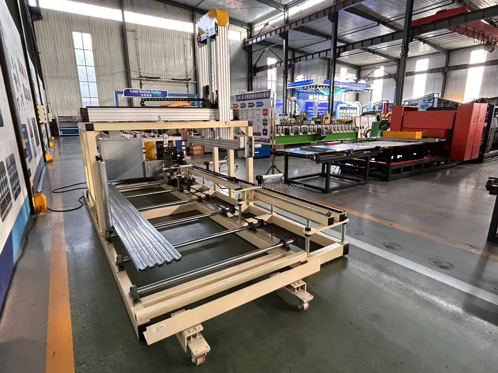 Automatic stacker palletizing machine
