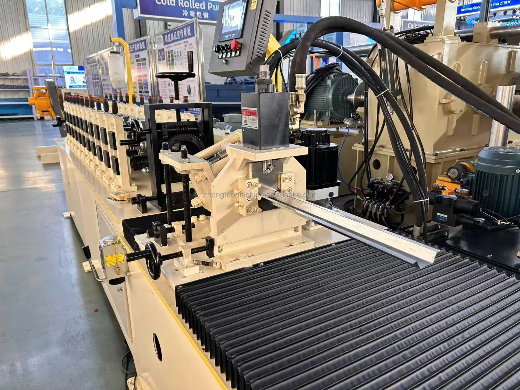 Hydraulic cutting system