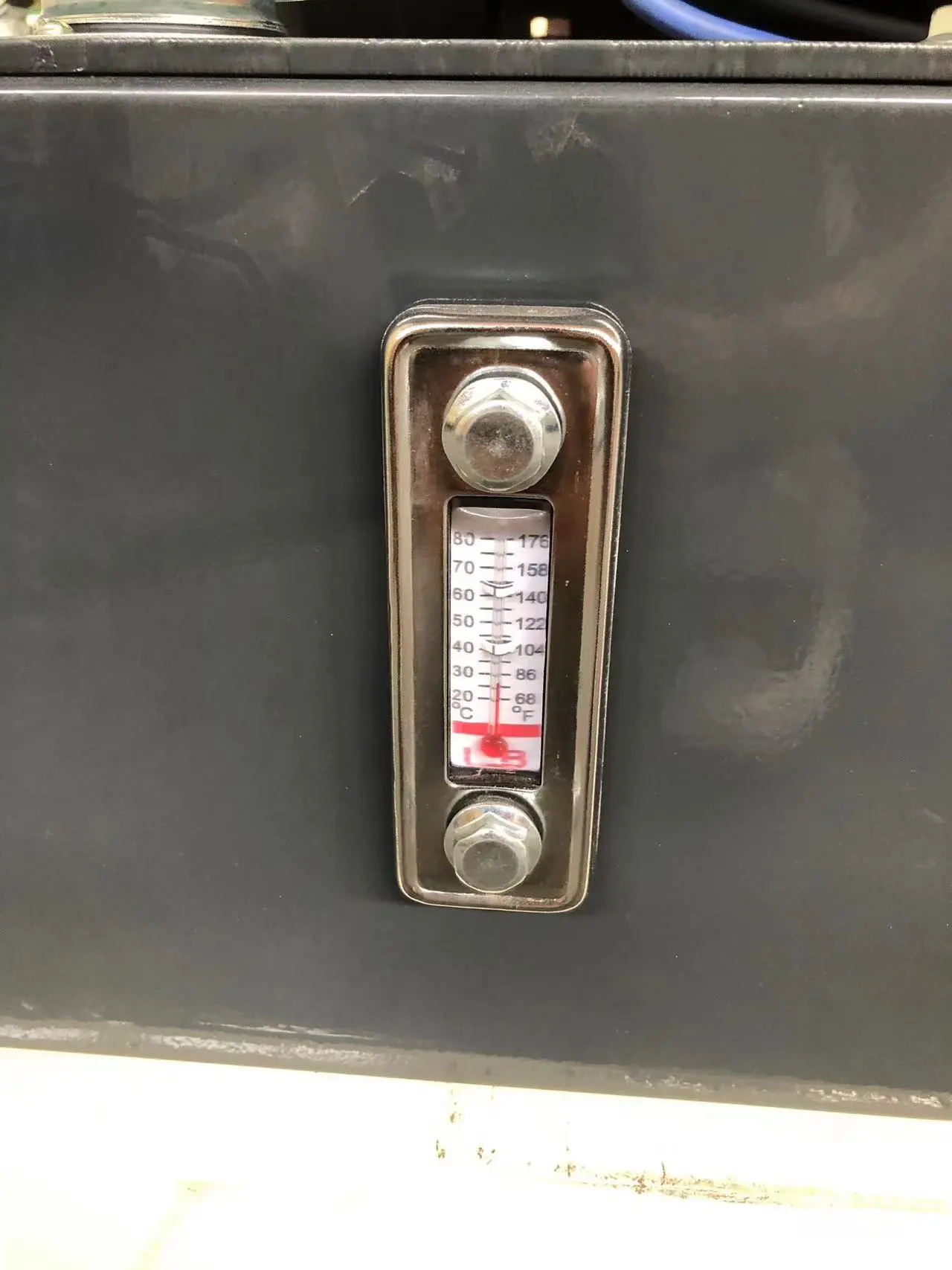 Hydraulic station thermometer