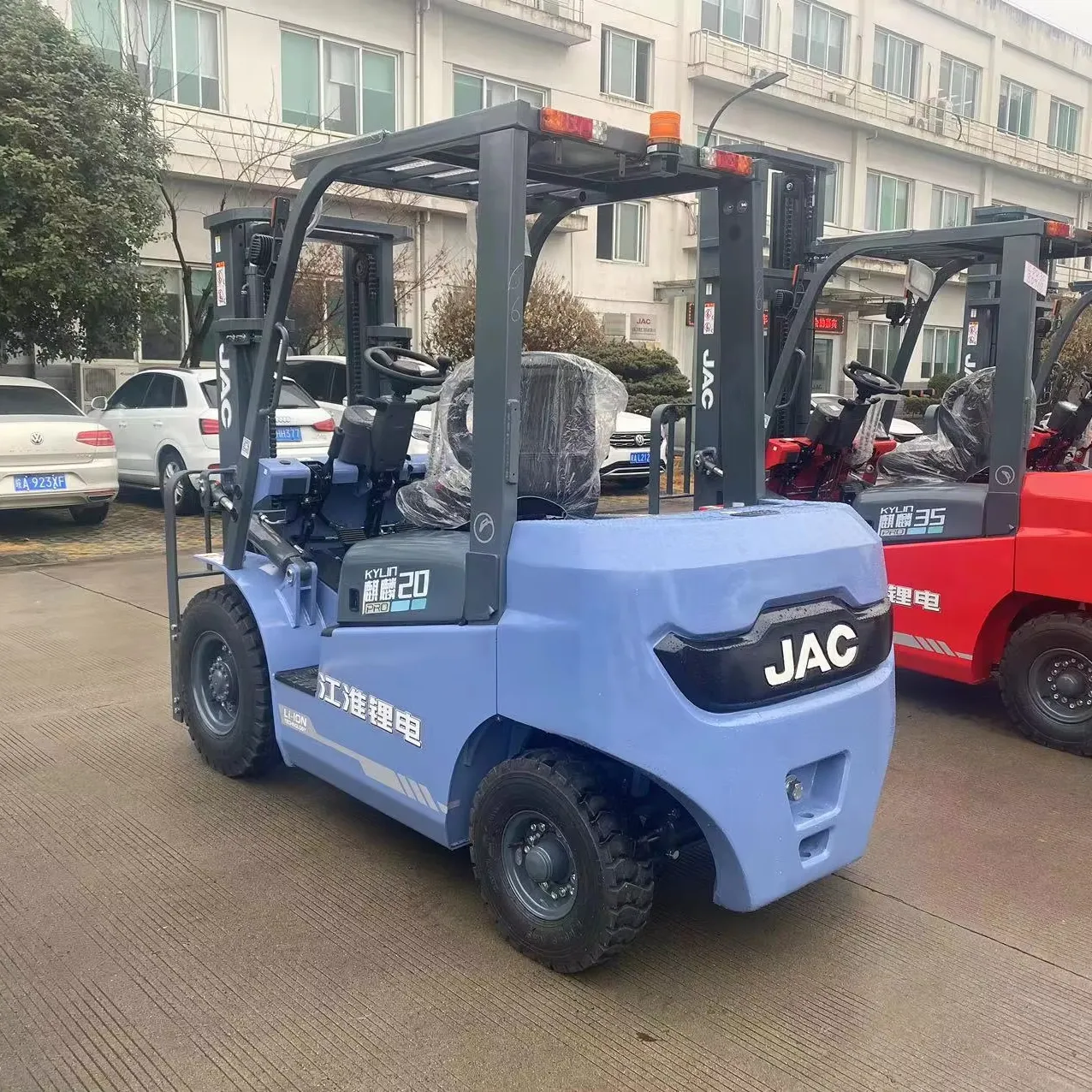 Jac Manufacturer 80 Volts Lithium Ion 3 5 Ton Electric Forklift Battery Charger Prices Mini Montacargas Eléctrico Automatico 1.5 Ton+Counterbalance Forklift+4500 mm