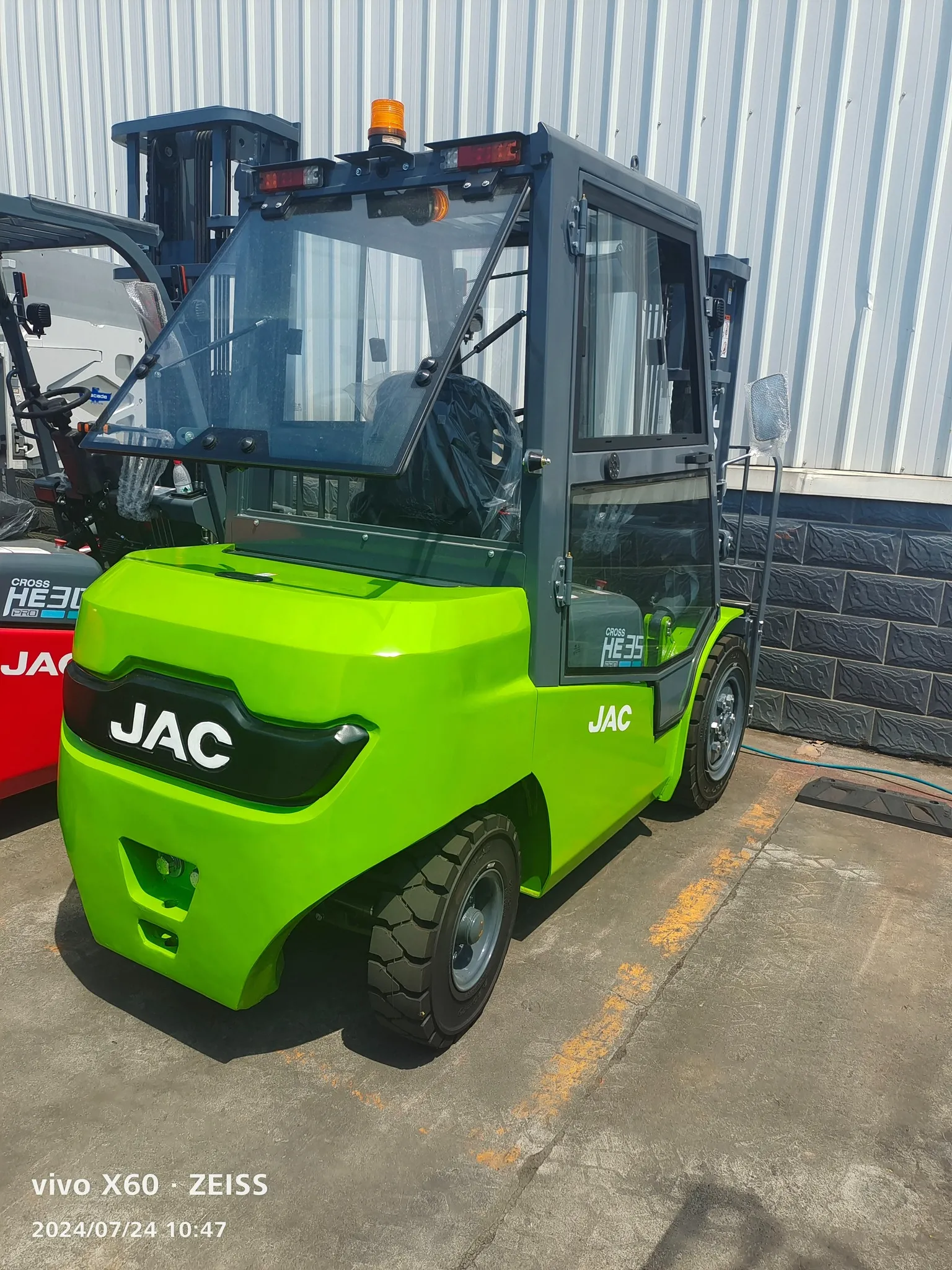 Anhui JAC New Style Multifunction Electric Forklift 1.5ton 2ton 3ton Electric Forklift Battery Lifter Portable Forklift 3 Ton+Counterbalance Forklift+4500 mm