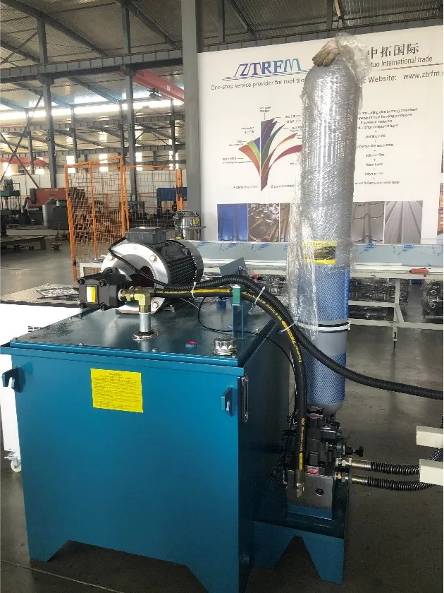 Hydraulic power pack with cooling fan and accumulator