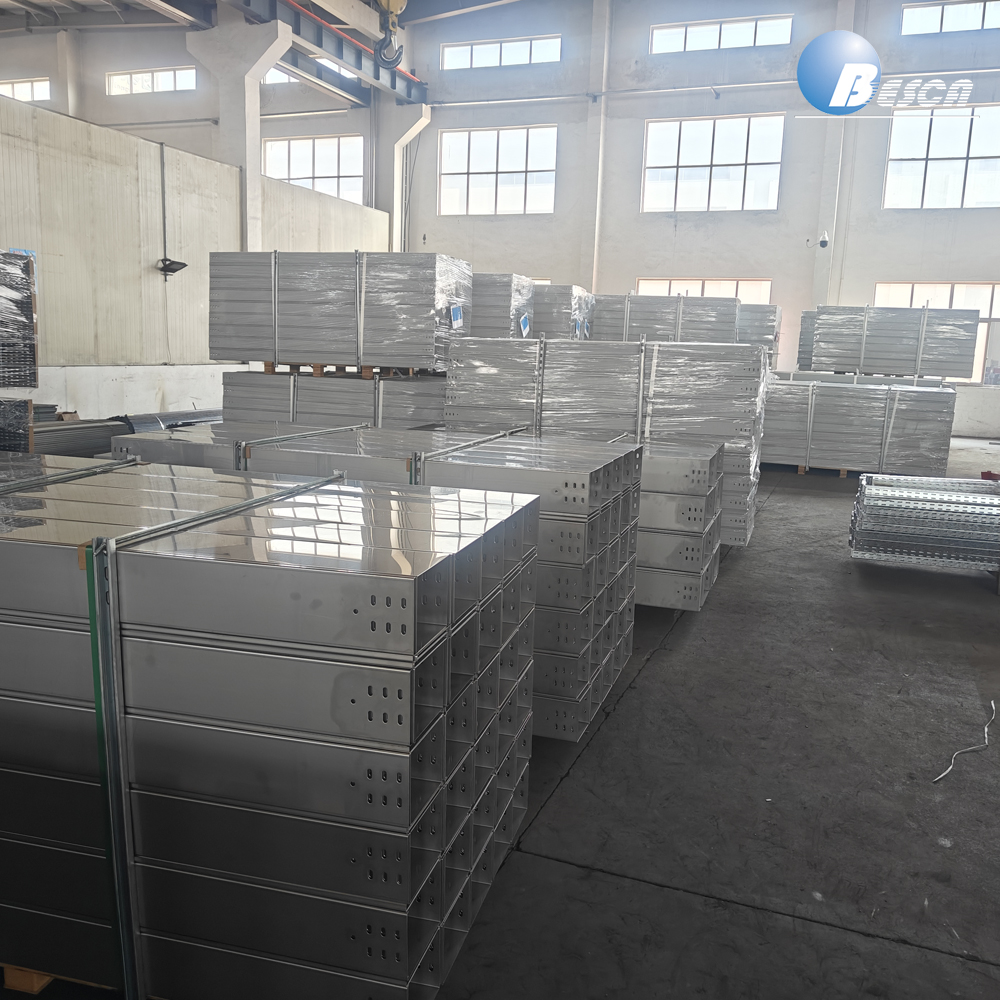Ventilated Through Cable Tray Steel Perforated Cable Tray 100 Height