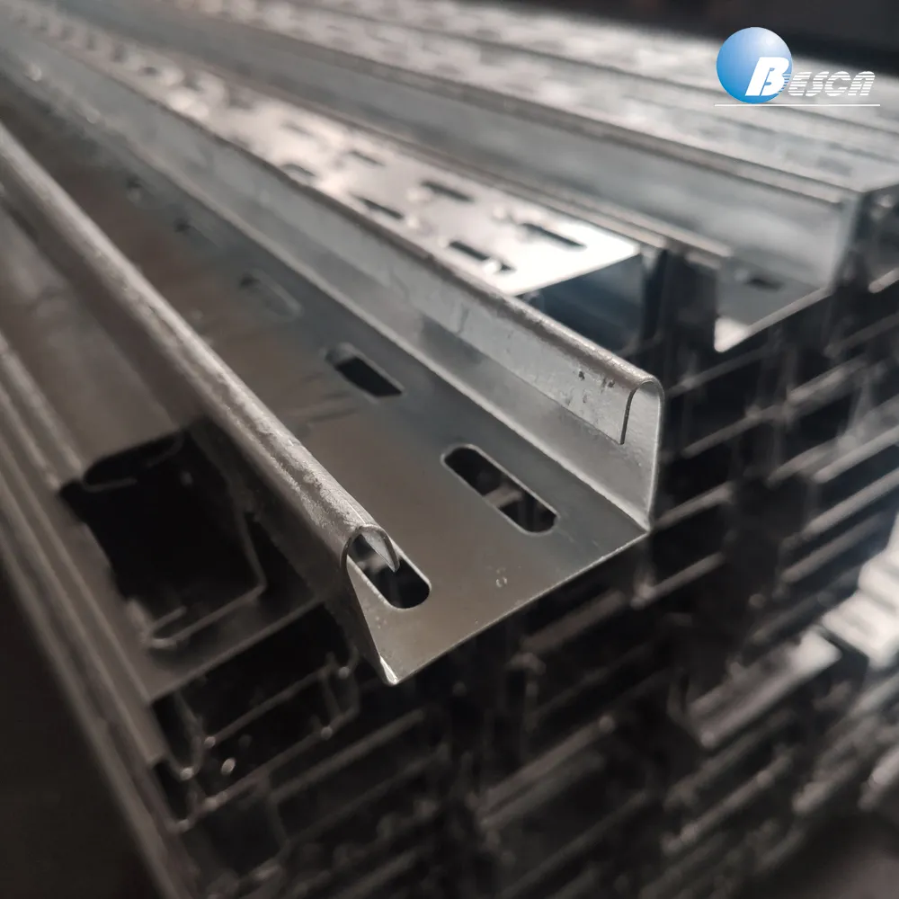Cable Assemblies Slotted Cable Tray OEM Galvanized Cable Tray with Cover with Divider in 500x100mm 2.44mm/3m/6m+50-900mm
