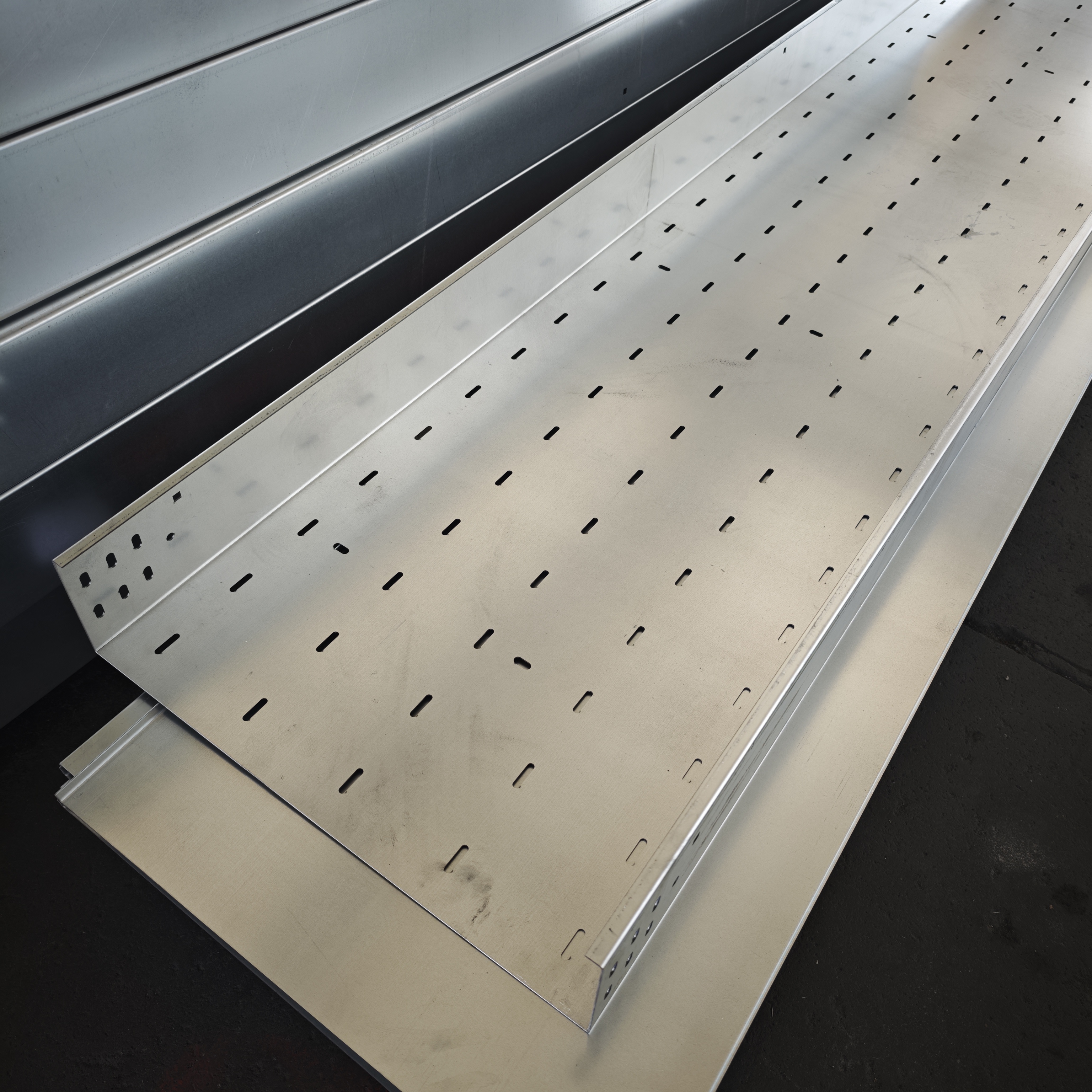 Hot Dipped Galvanizing Photovoltaic Systems (PV) Wire Mesh Solar Power Outside Cable Ladder Anti-Mouse Cable Tray