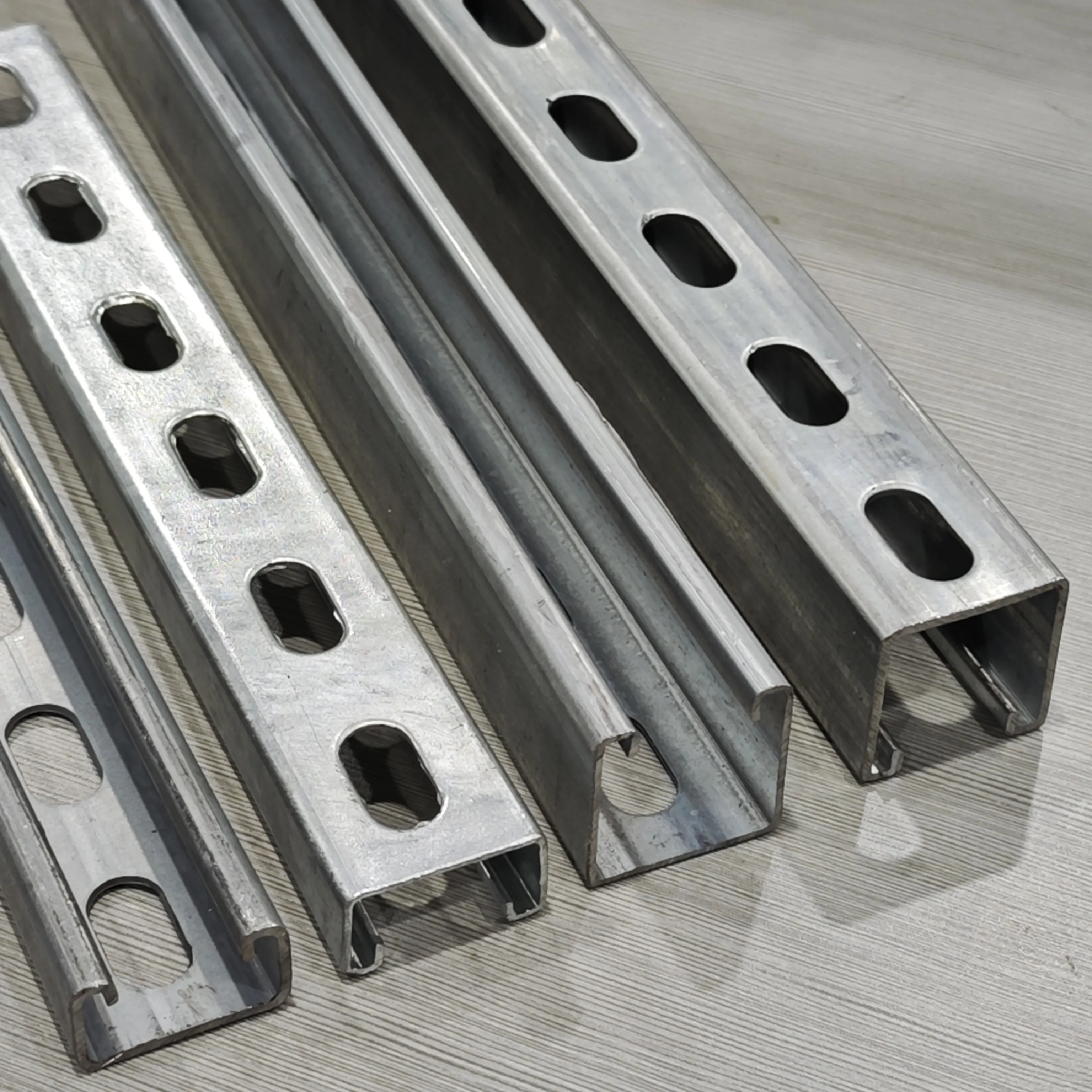 UNISTRUT P1000 Serie "T" ASTM A570 Grado 33 Hot Deep Galvanized with Hole 9/16 Slotted Unistrut Channel 12 14 Gauge Cable Tray Jiangsu, China+Non-Alloy+15-21 days+BS+BESCA