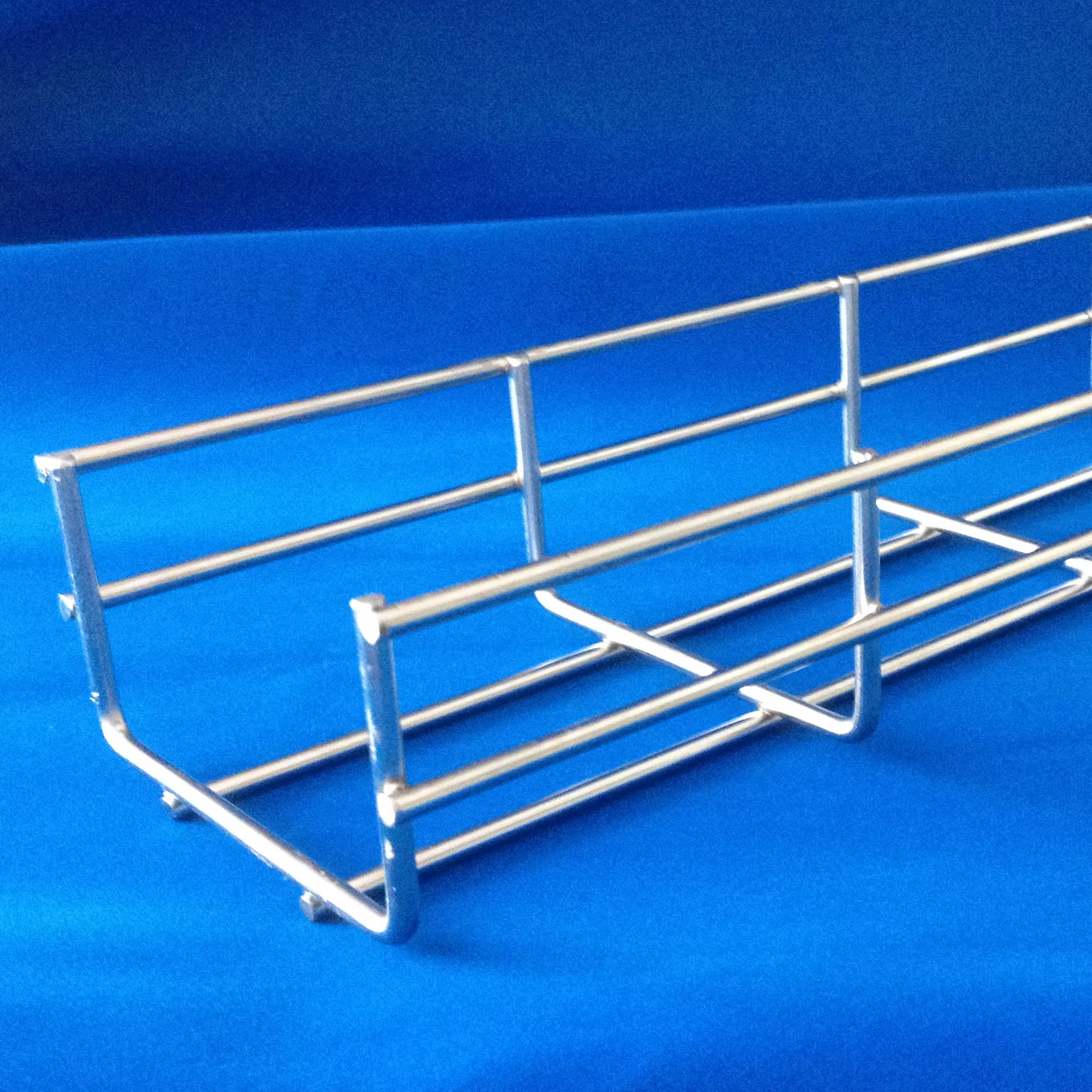 Customized Wire Mesh Cable Tray Various Mesh Sizes and Coatings for Specific Industrial Cable Support Needs