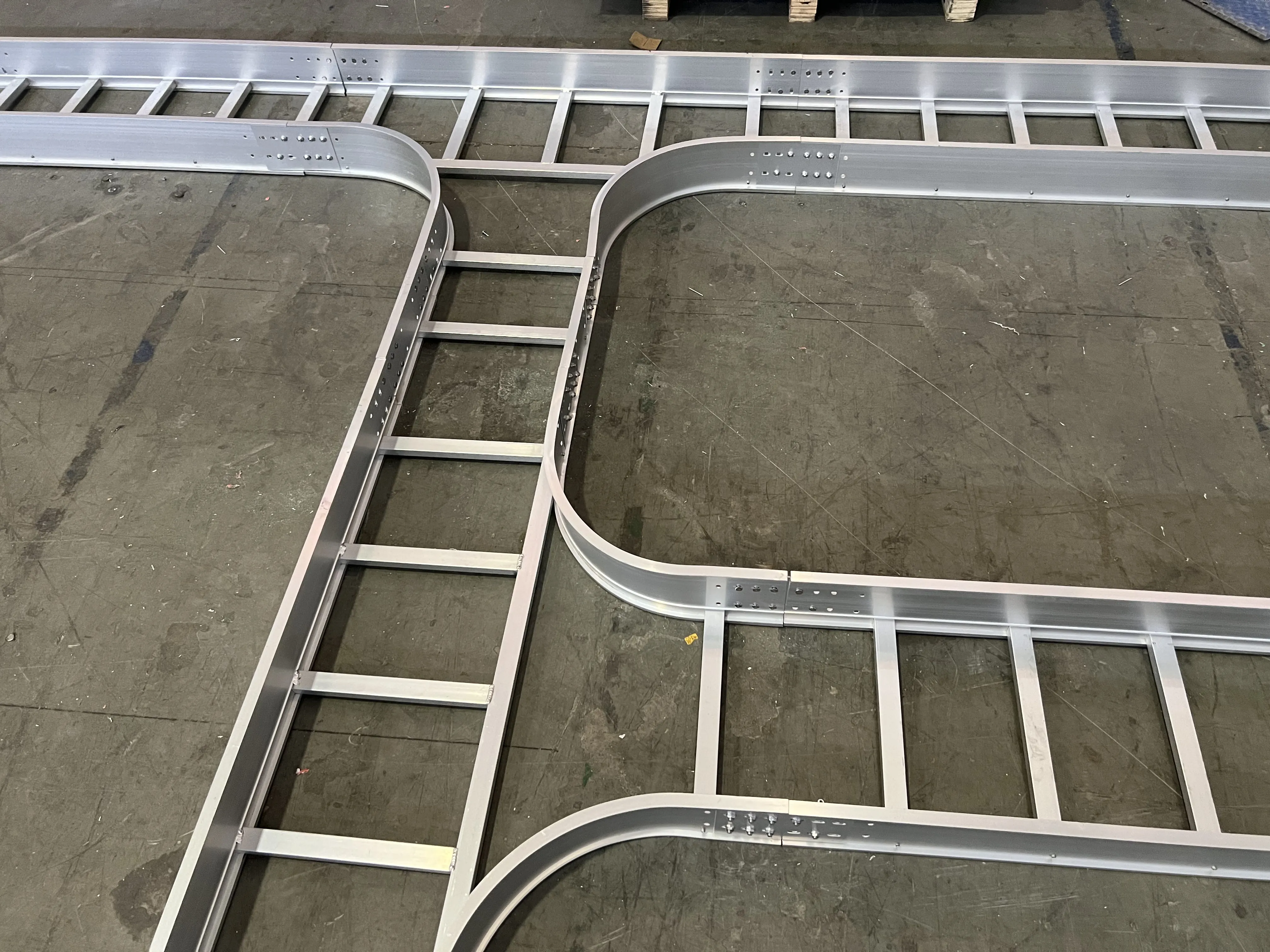 6 Inch Aluminum Cable Ladder Lightweight and Durable for Data Center Server Rack Installations Jiangsu, China+BL+BESCA+Anodized+HDG,pre-galvanized,powder coated,SS304,SS316,Aluminum