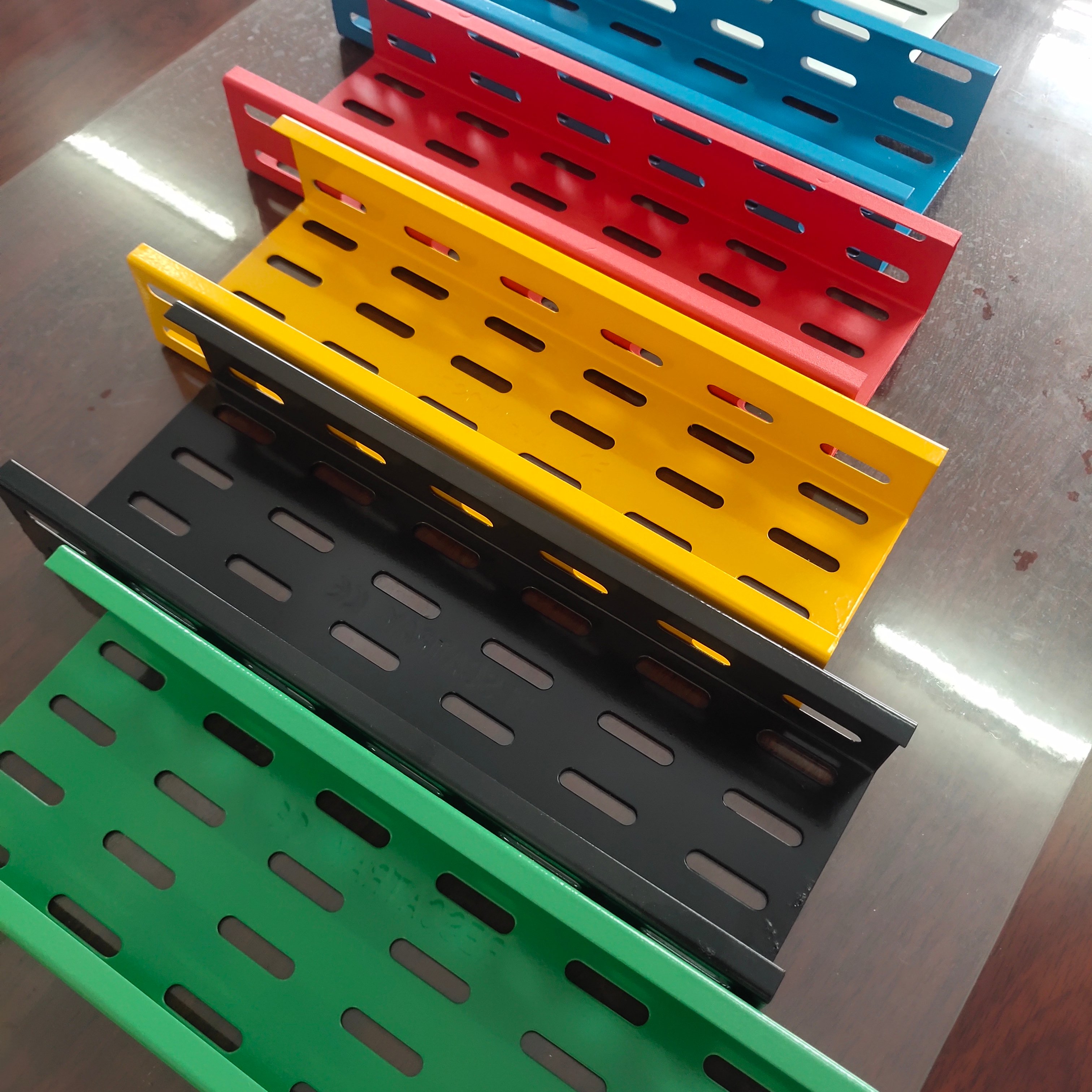 Steel Powder Coated Ventilated Cable Tray with RAL Colors for Industrial Aesthetic Integration in Modern Architecture