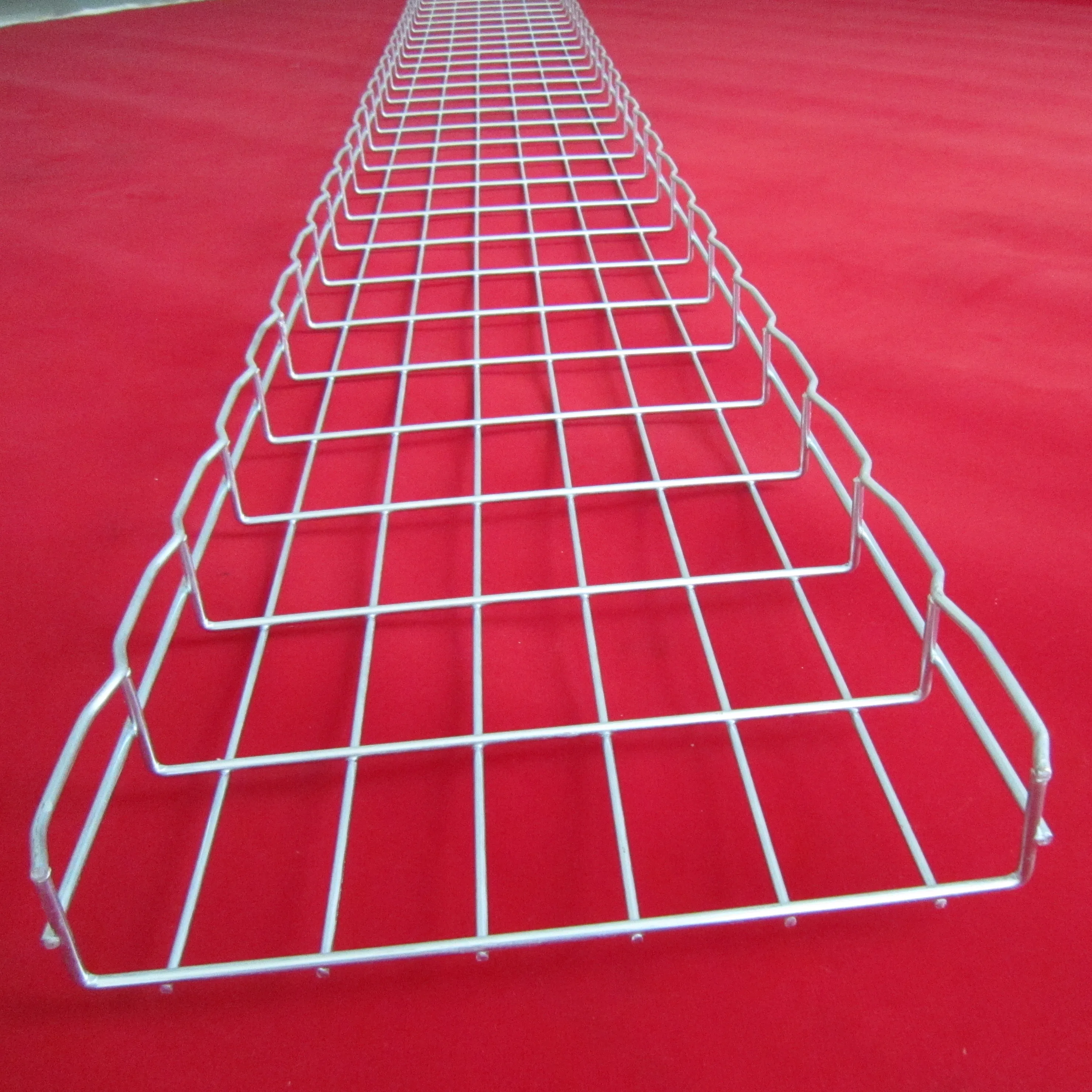 Overhead Wire Mesh Cable Basket System for Airport Terminal Shopping Mall and Public Space Cable Management 3 m+50-1000 mm