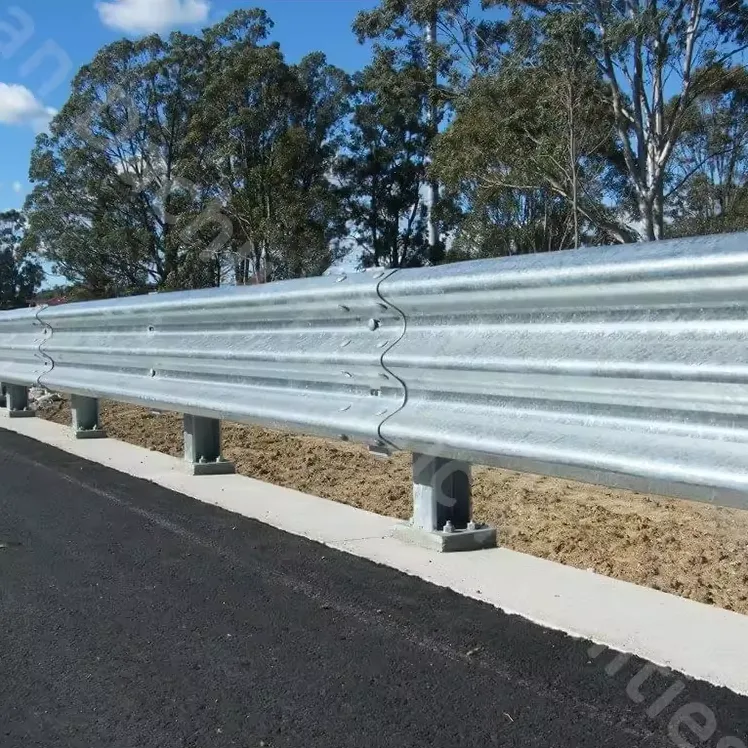 Aashto-M180 Standard Hot DIP Galvanized Corrugated Steel Thrie Beam Roadway Guardrail Silver