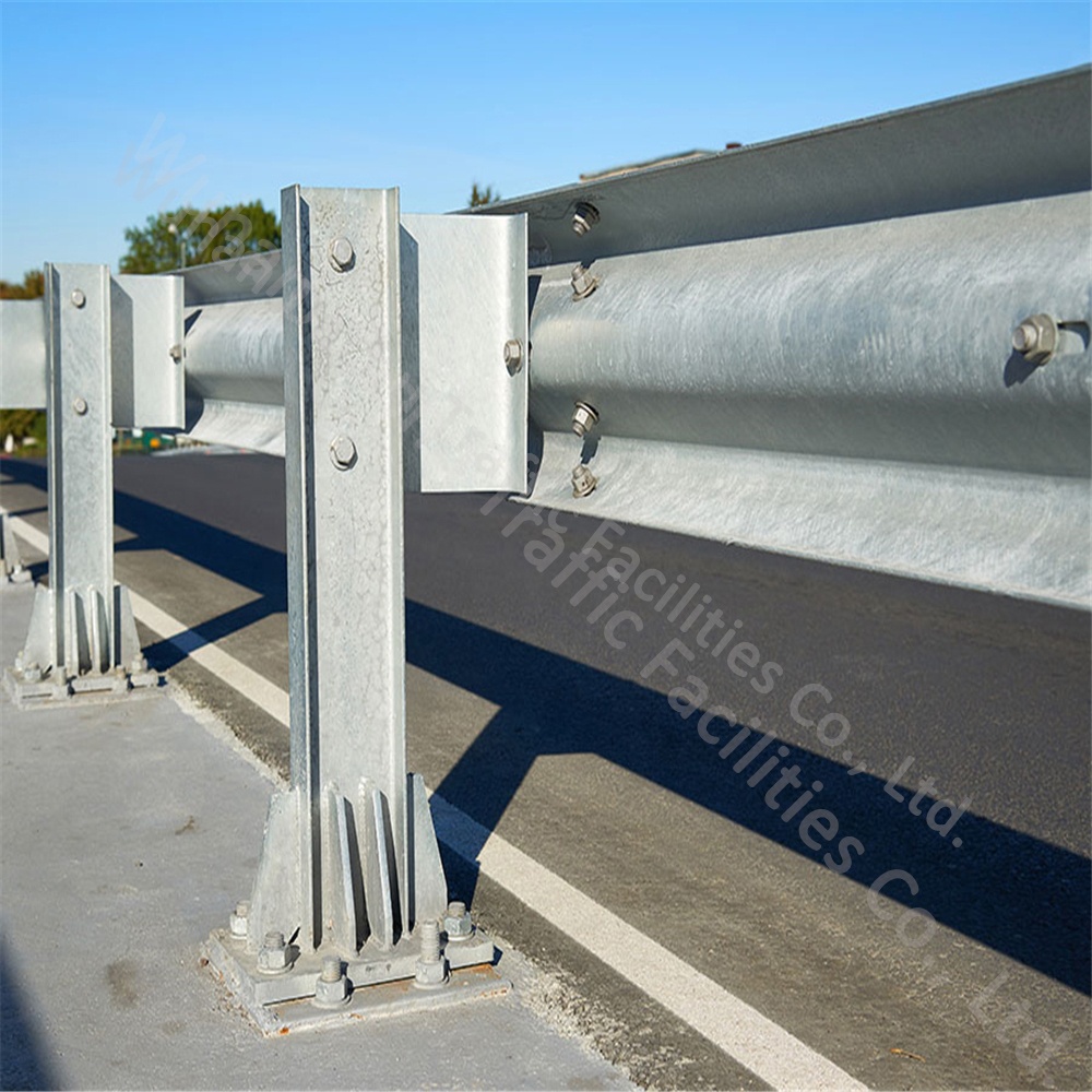 Factory-Supplied Corrugated Galvanized Highway Guardrail Aluminium and Steel Traffic Barrier for Roadway Application