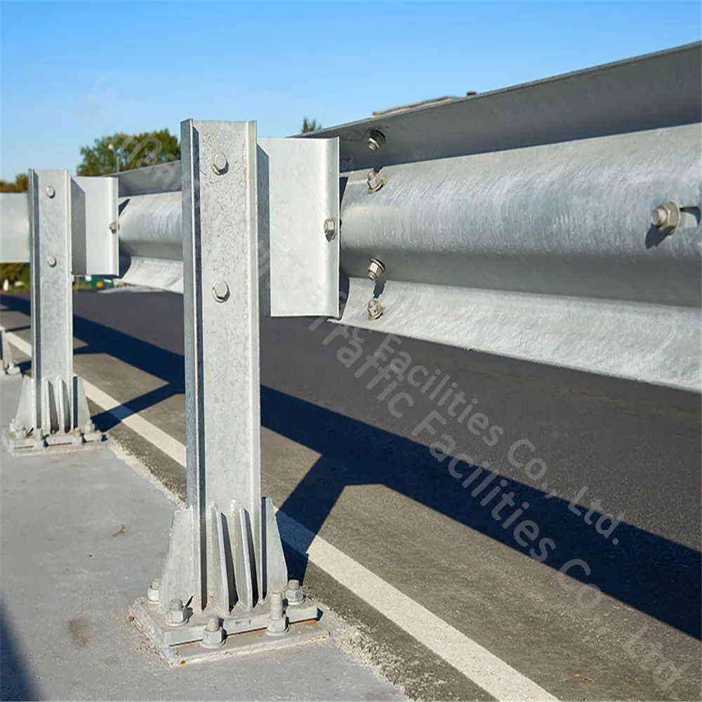Factory-Supplied Corrugated Galvanized Highway Guardrail Aluminium and Steel Traffic Barrier for Roadway Application